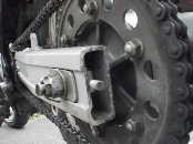 ���Ǌɂ�ł������̂��X�v���P�̃l�W�Ɗ����ĊO��A�����ăX�^�b�h���ւ��Ȃ����͗l�B���܂Ȃ����ėǂ������B